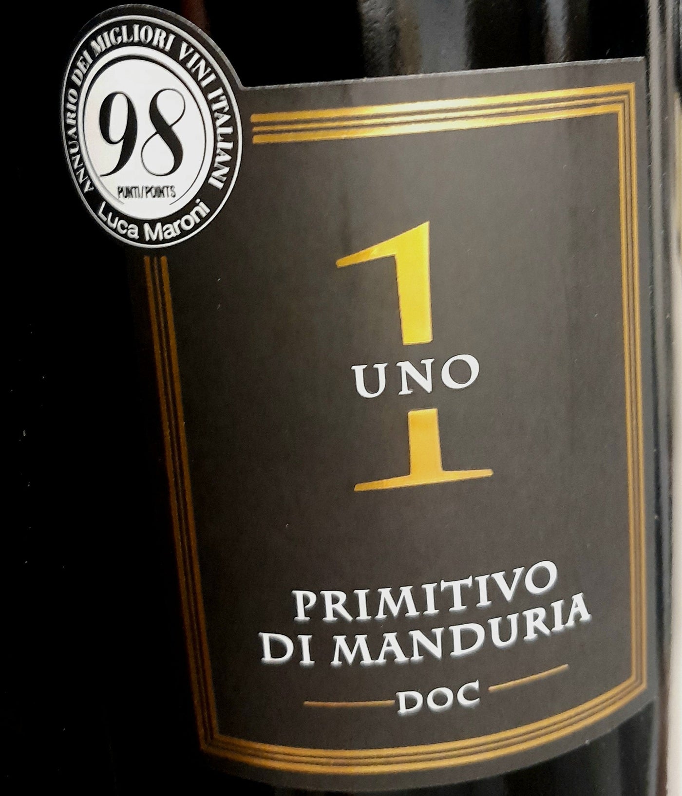Bottle of UNO Primitivo di Manduria DOC, a 98 point Italian red wine from Puglia